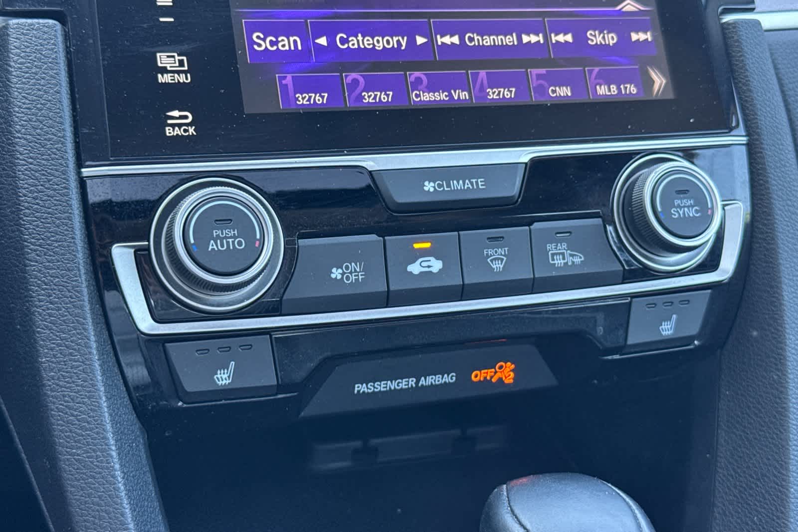 Vehicle image 26 of 29
