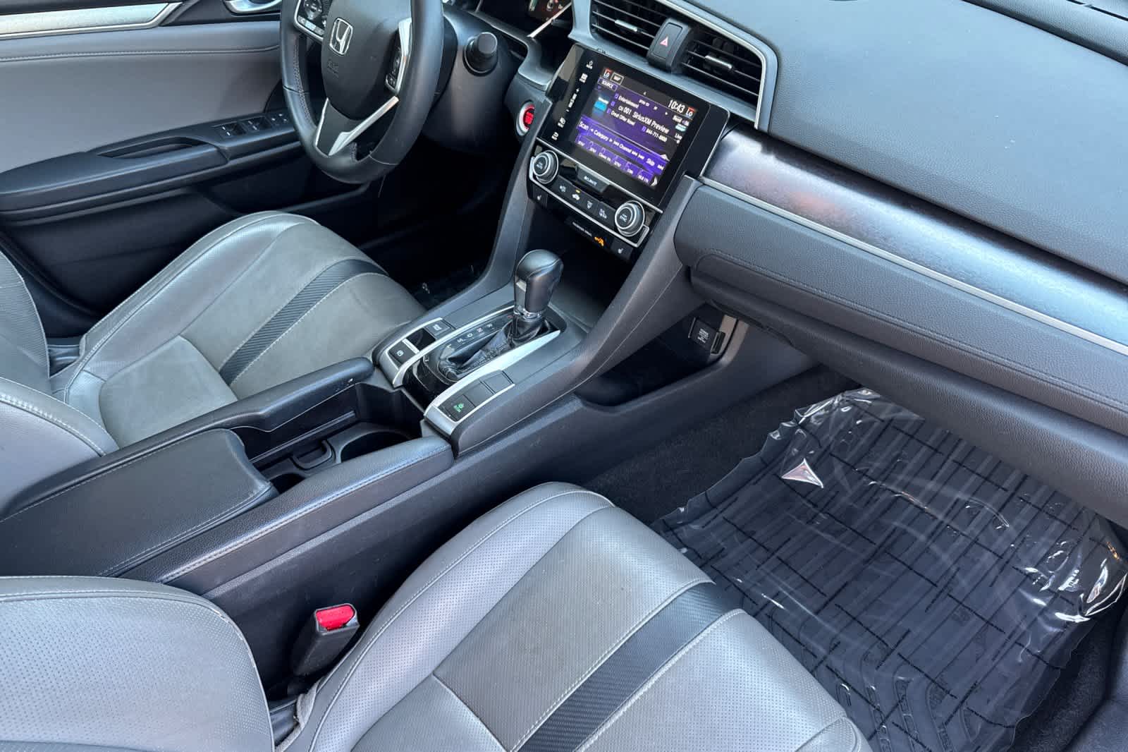 Vehicle image 15 of 29