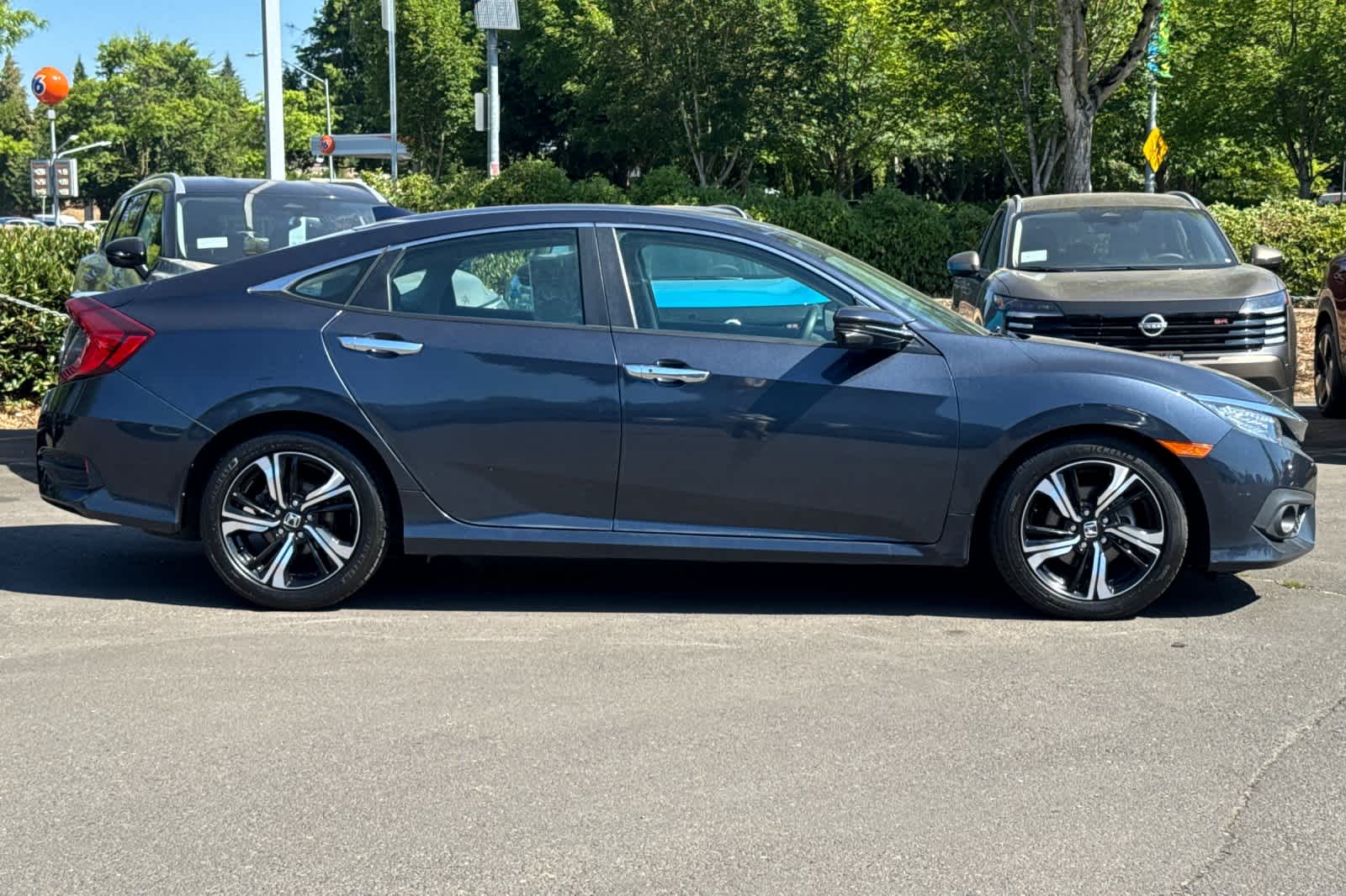 Vehicle image 4 of 29
