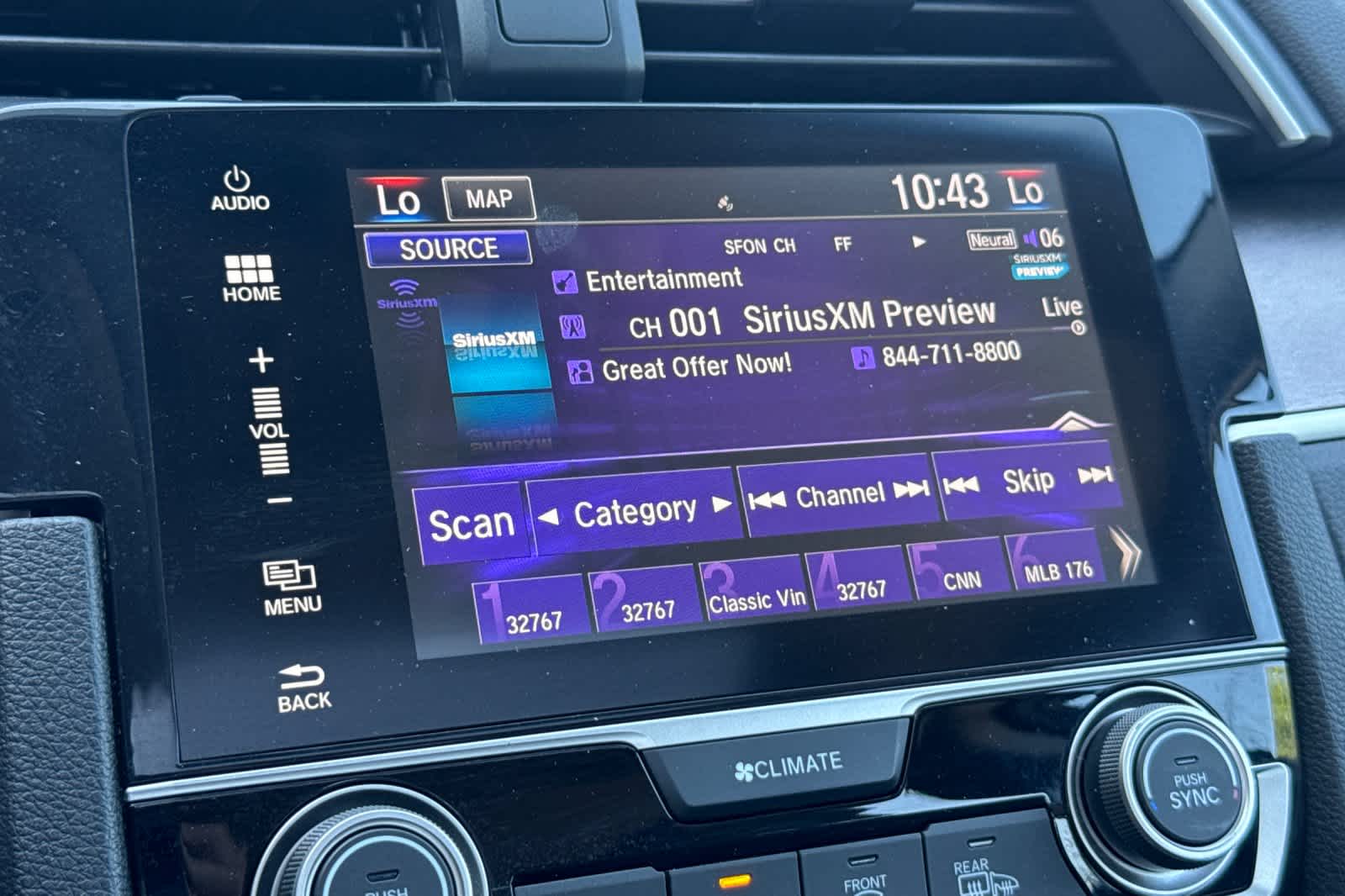 Vehicle image 21 of 29