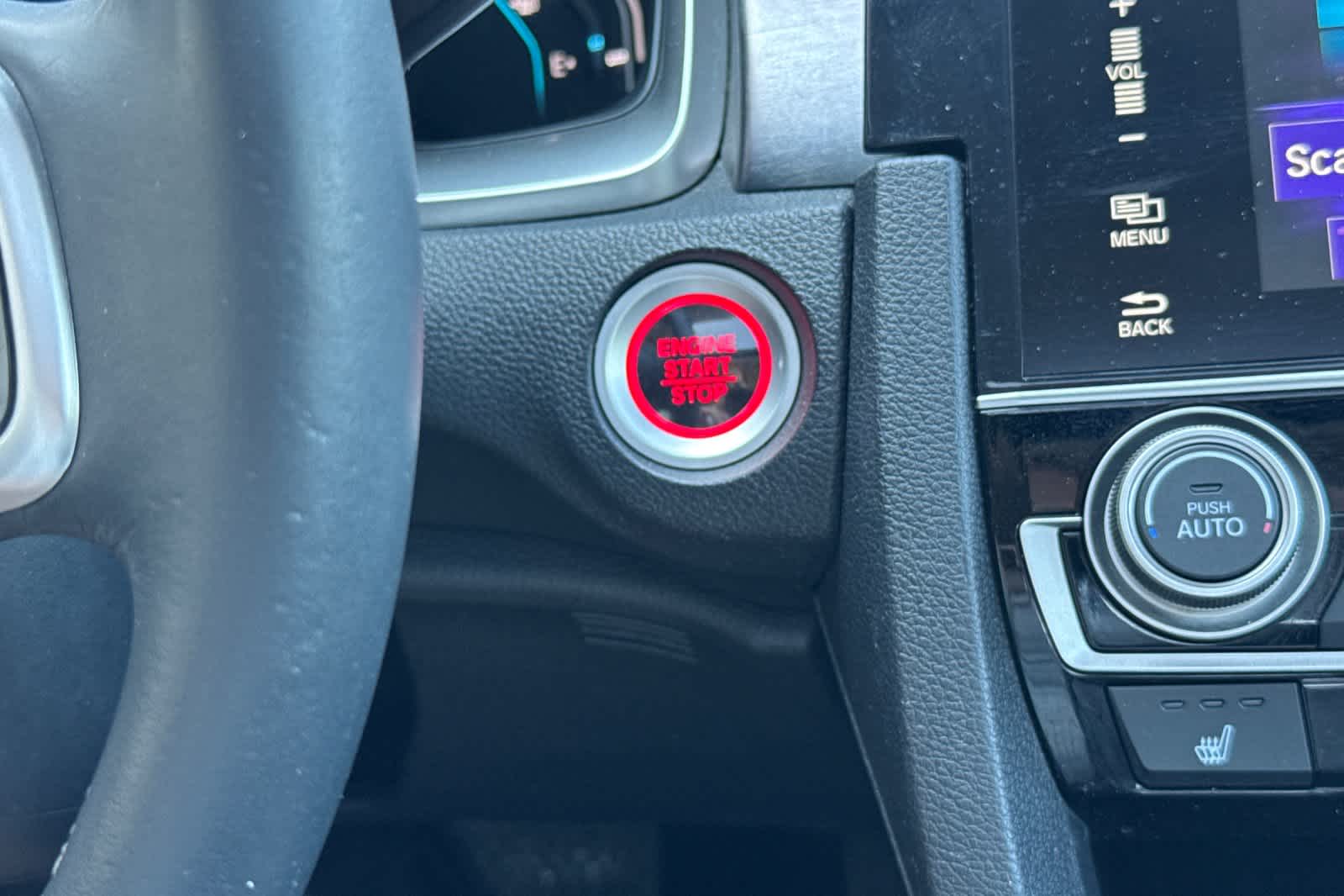 Vehicle image 27 of 29