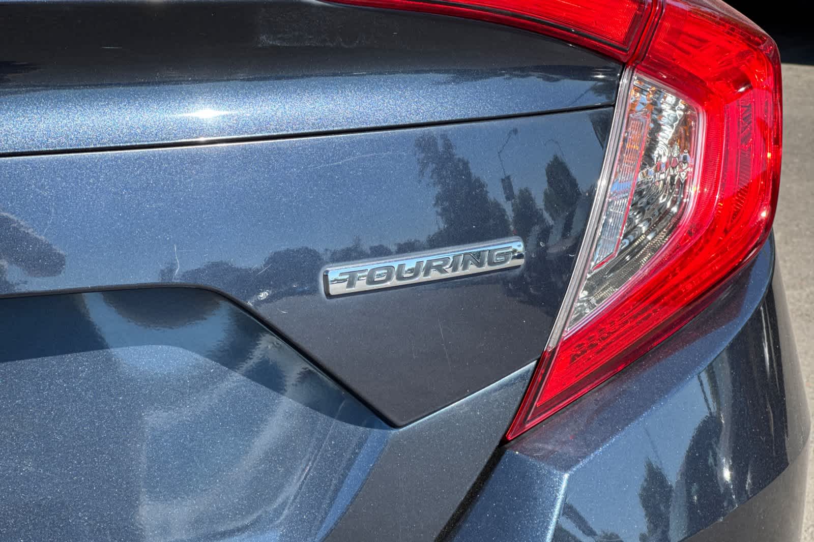 Vehicle image 25 of 29