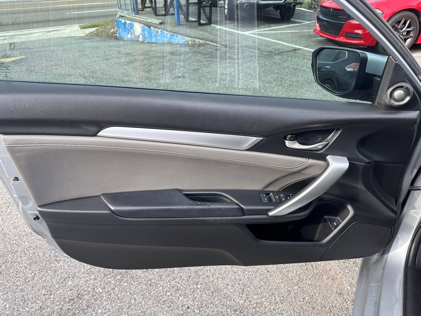 Vehicle image 9 of 20