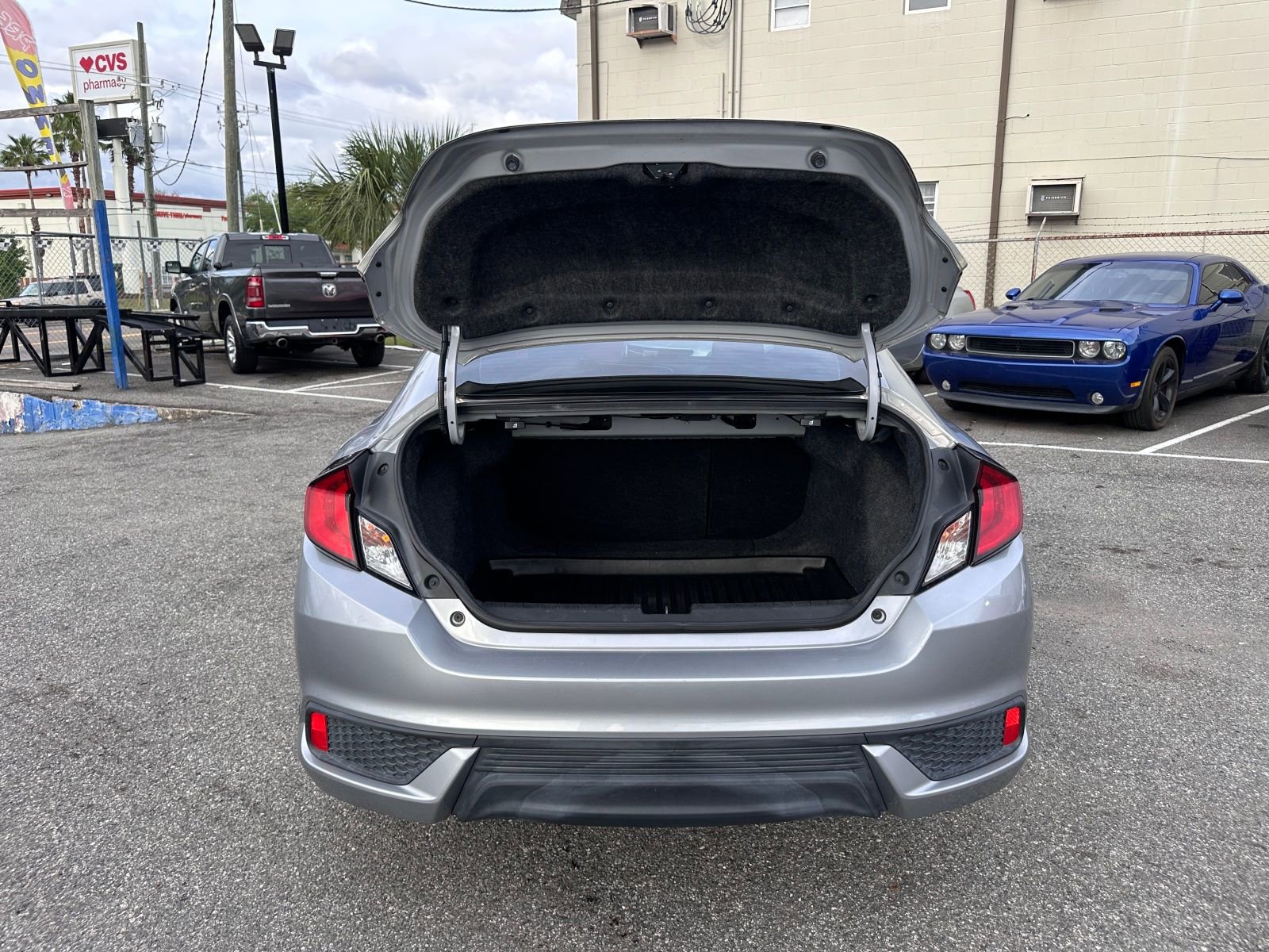 Vehicle image 15 of 20