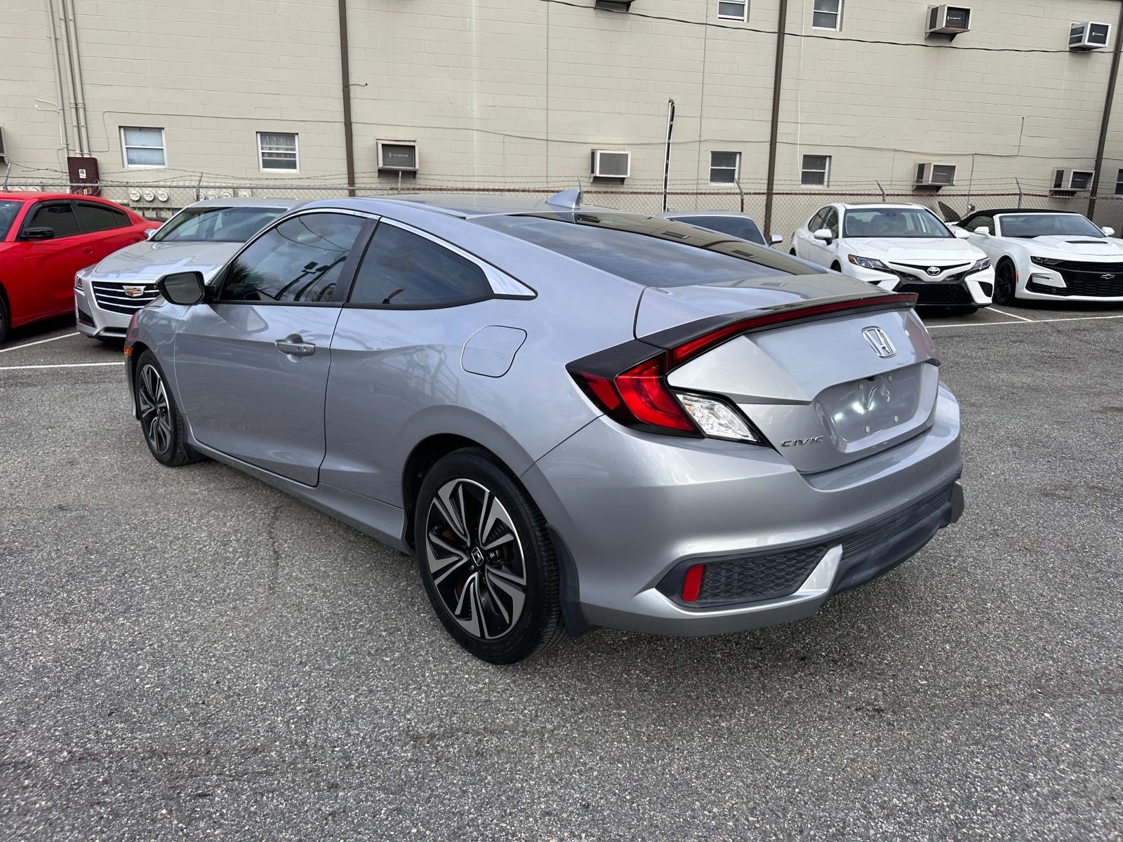 Vehicle image 7 of 20