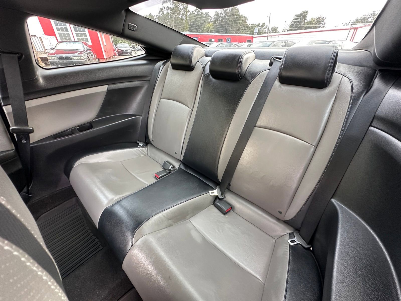 Vehicle image 14 of 20