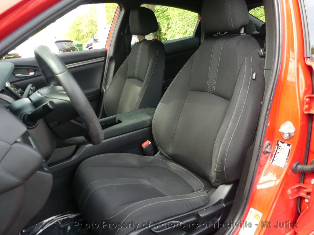 Vehicle image 21 of 44