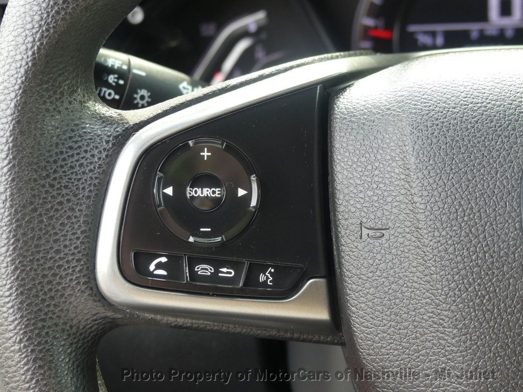 Vehicle image 32 of 44
