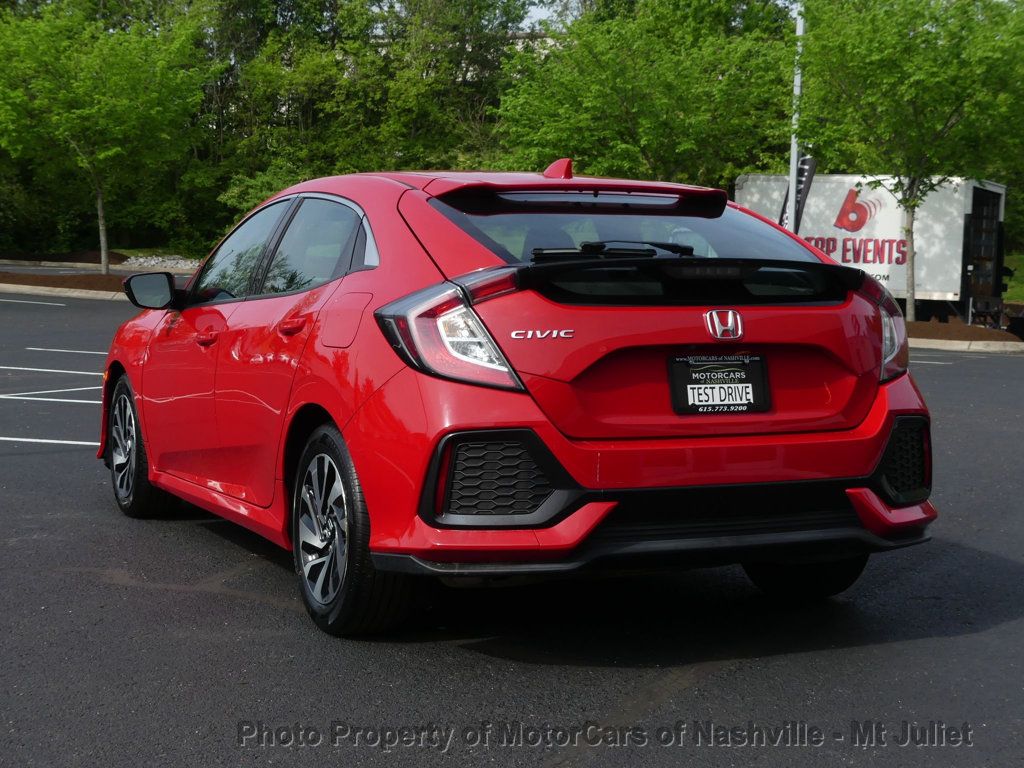 Vehicle image 14 of 44