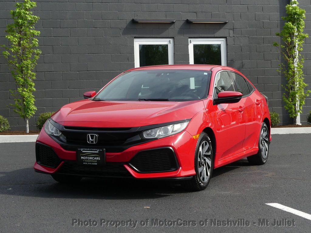 Vehicle image 10 of 44