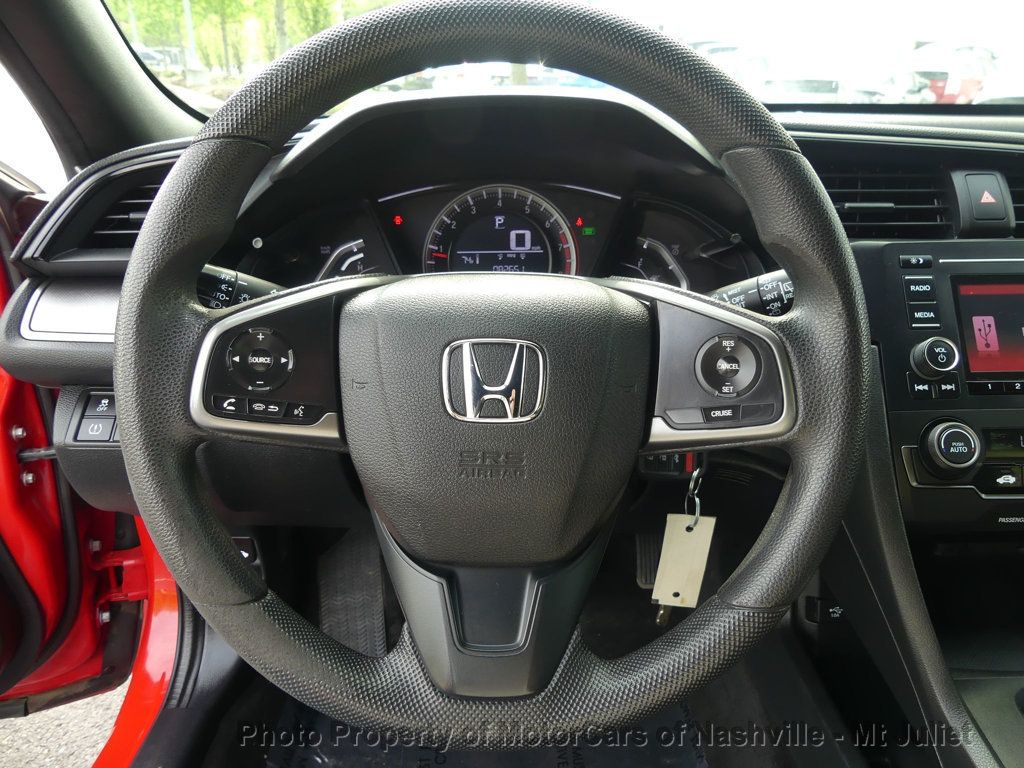 Vehicle image 31 of 44