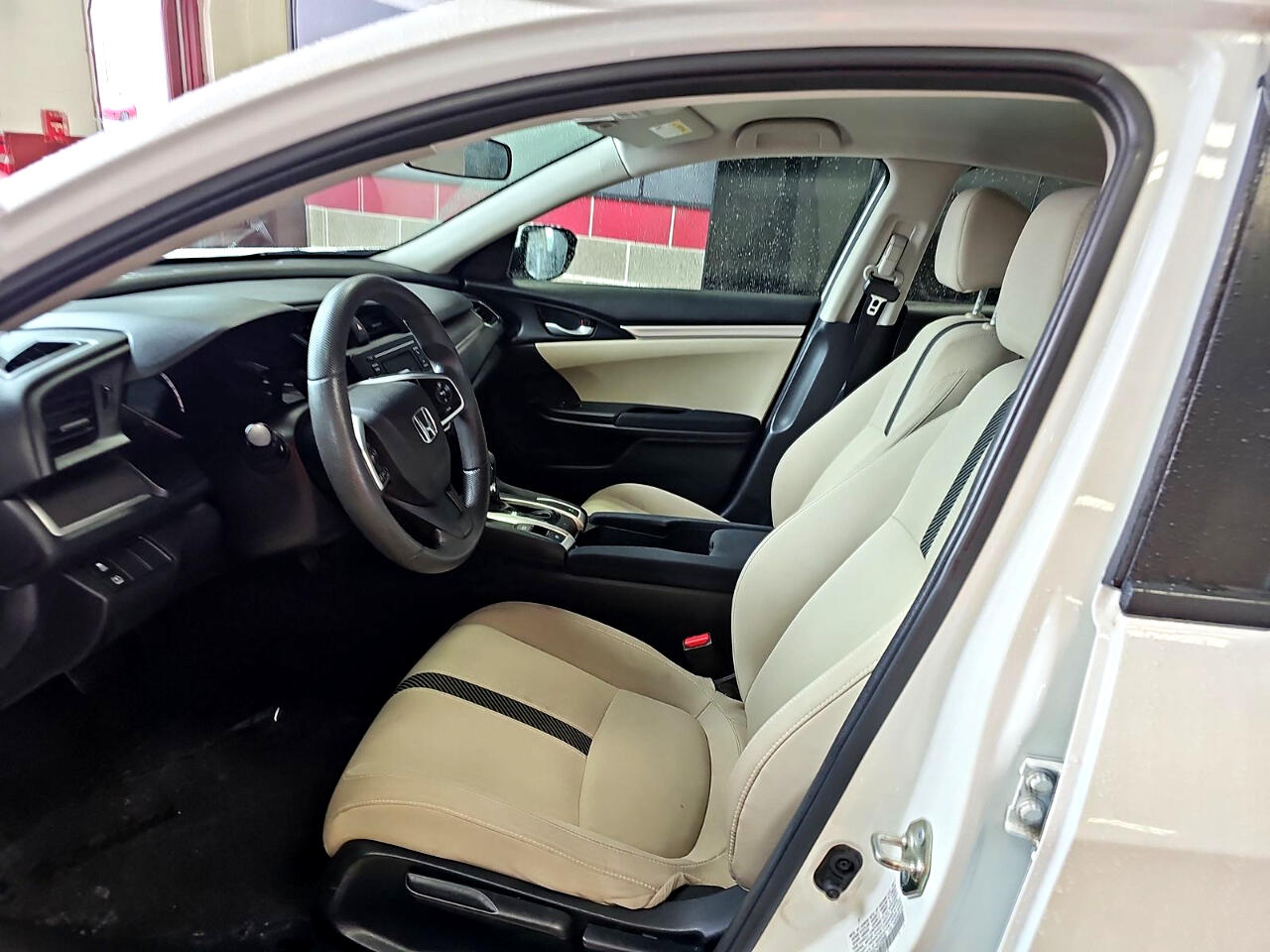 Vehicle image 7 of 11