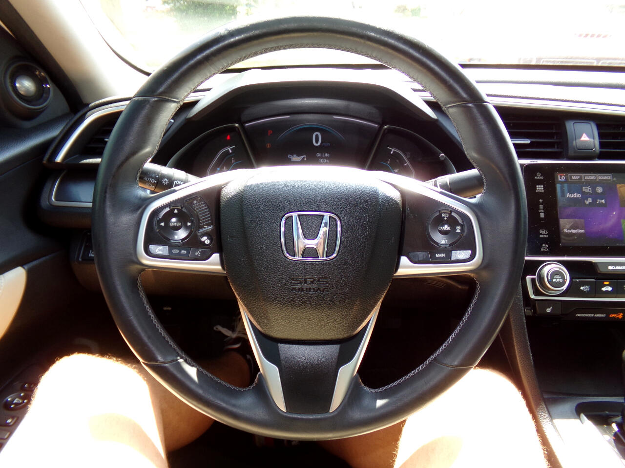 Vehicle image 17 of 18