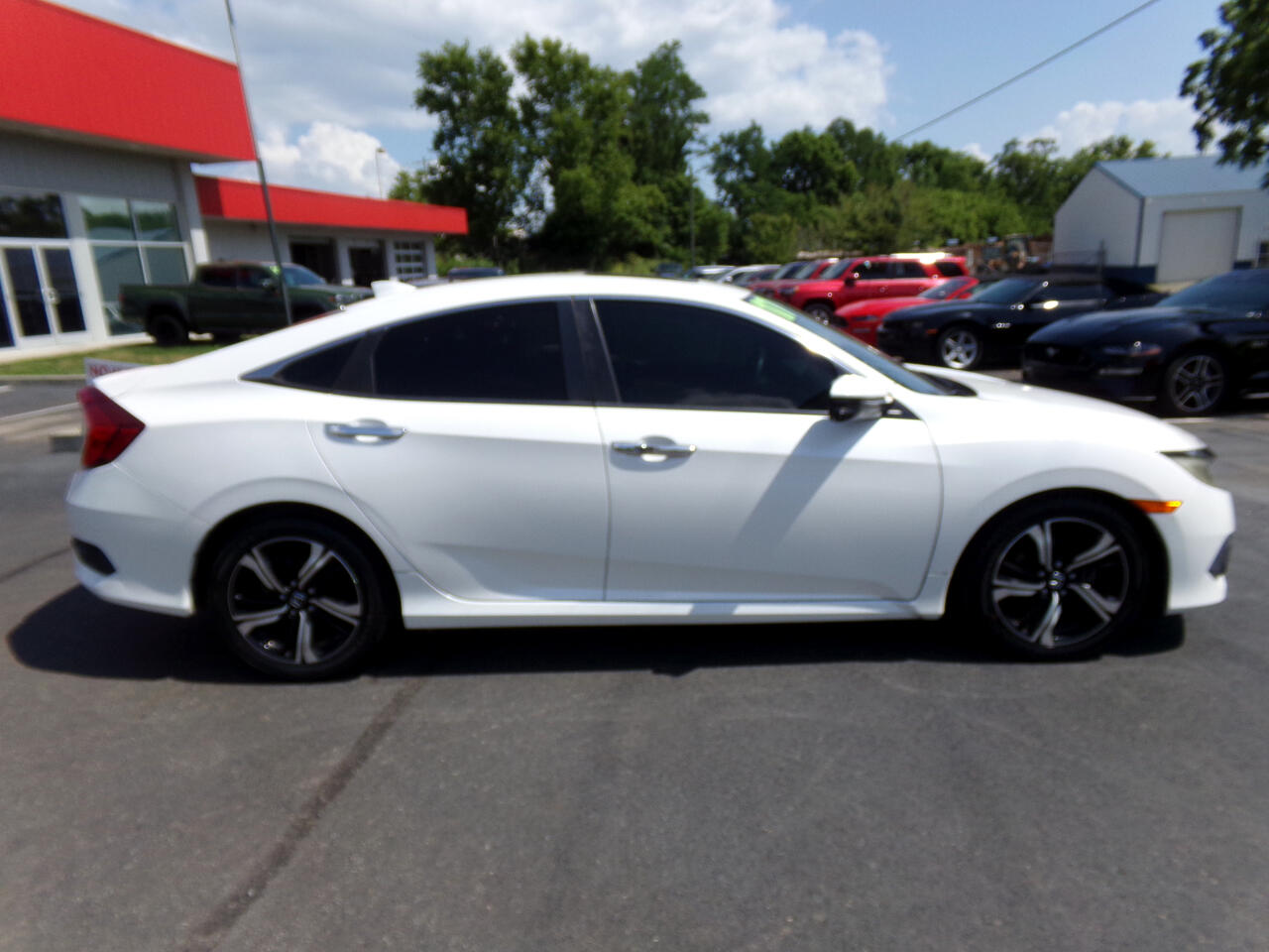 Vehicle image 4 of 18
