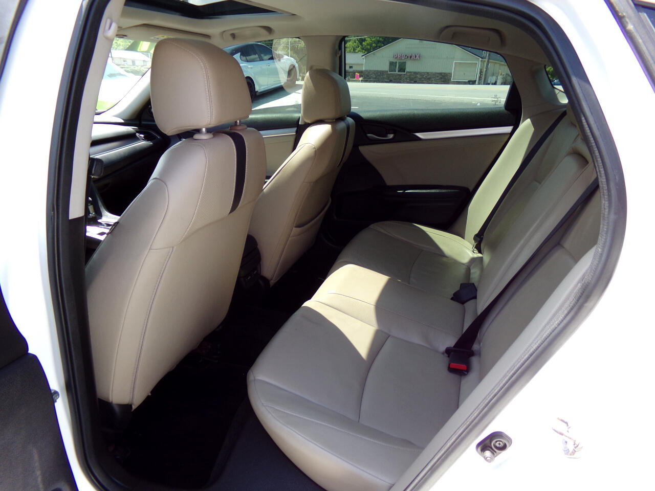 Vehicle image 9 of 18