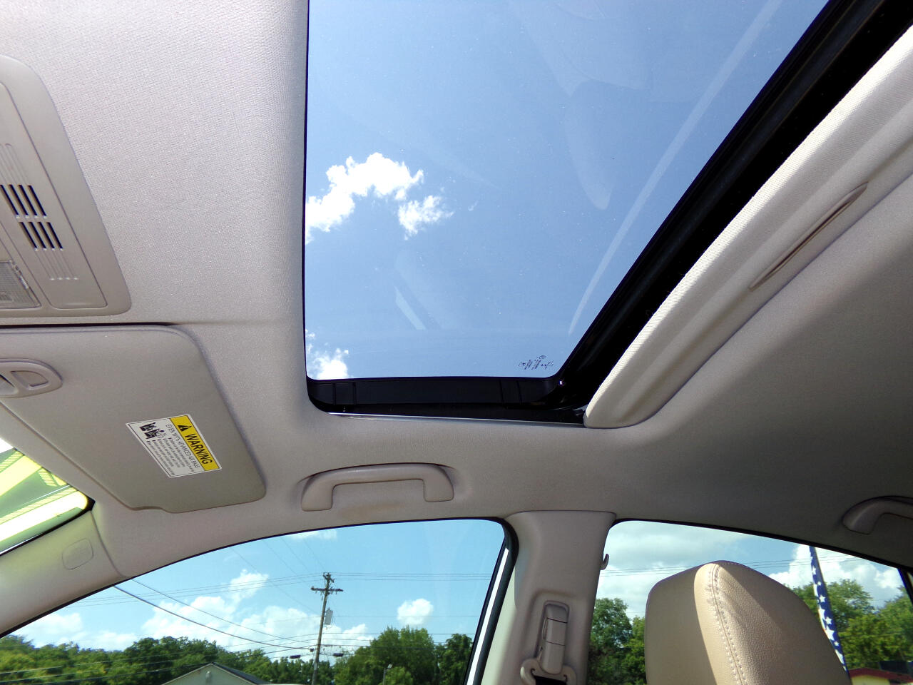 Vehicle image 13 of 18