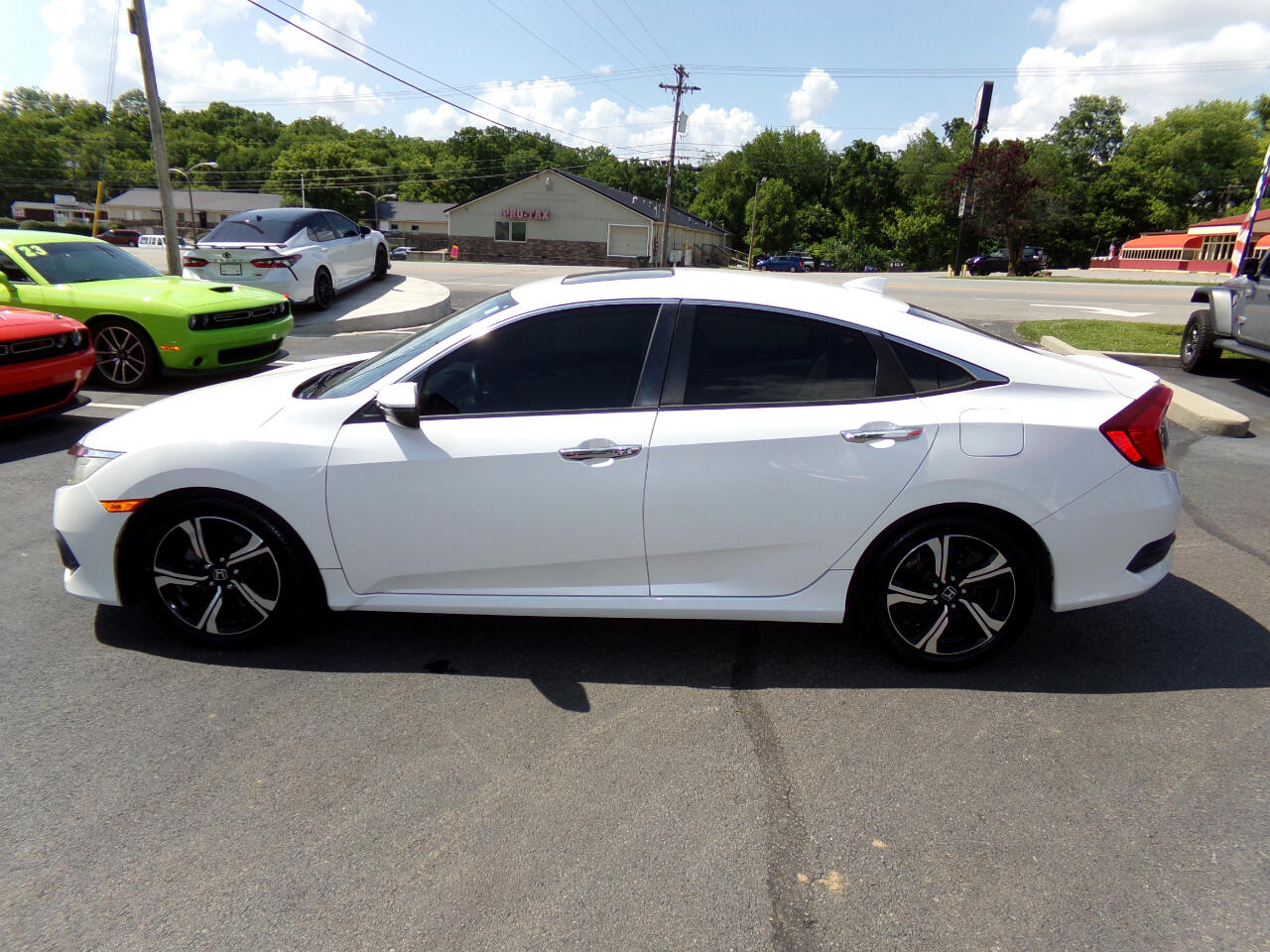 Vehicle image 8 of 18