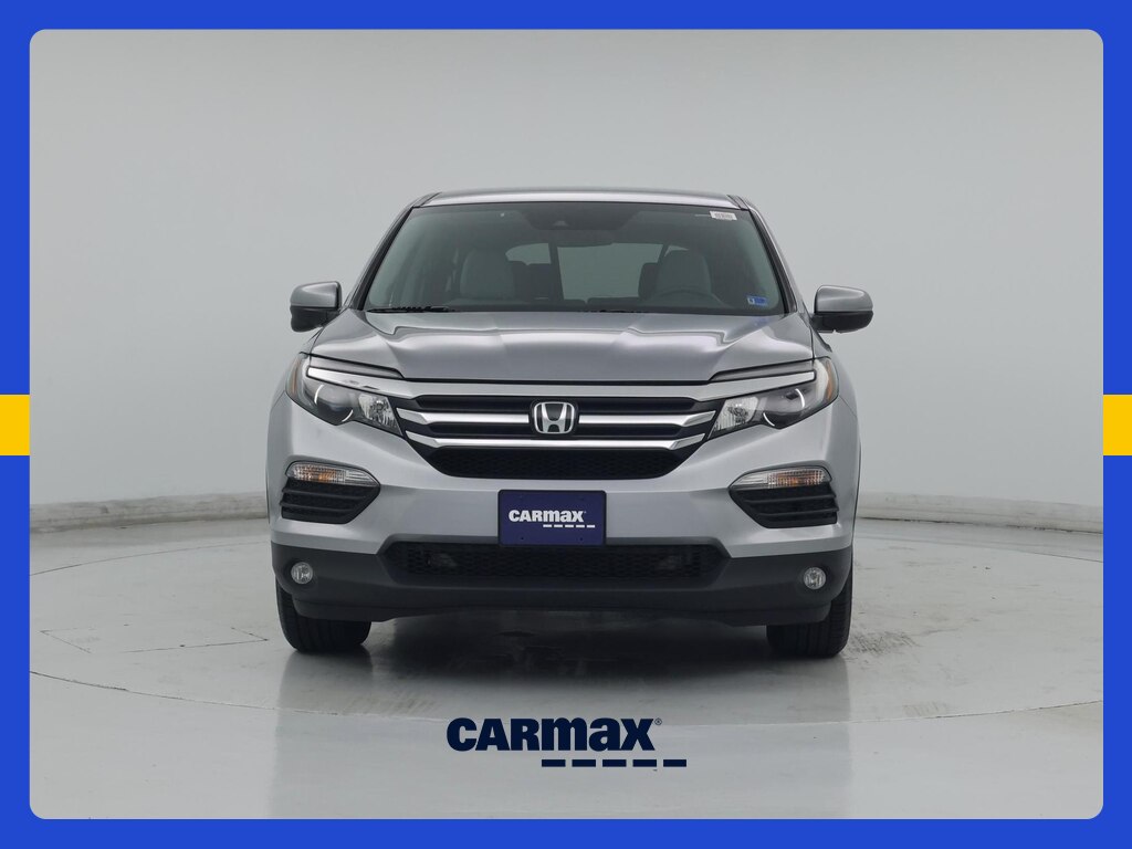 2017 Honda Pilot EX Image 2 of 23