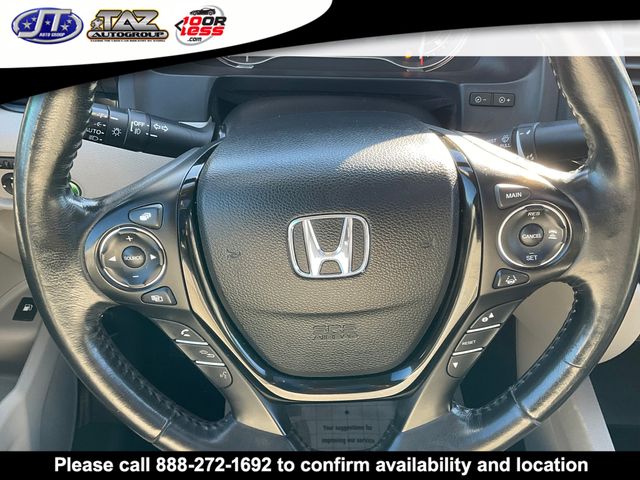 Vehicle image 20 of 24