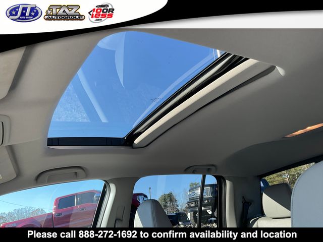 Vehicle image 17 of 24