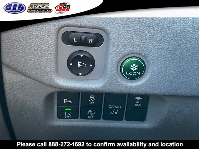 Vehicle image 21 of 24