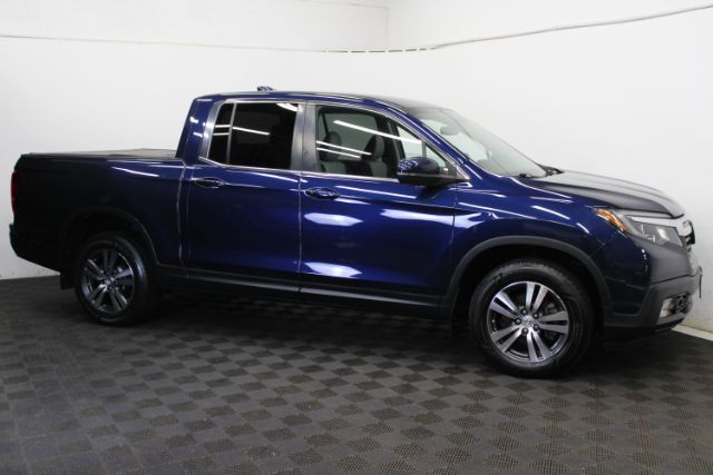 2017 Honda Ridgeline RTS Image 2 of 33