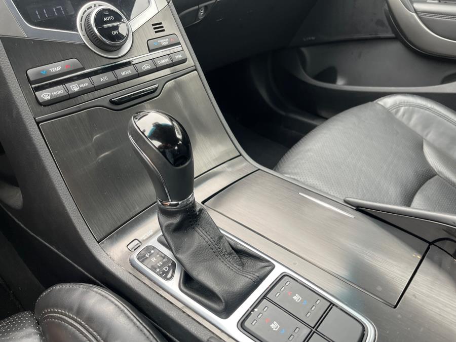 Vehicle image 28 of 32