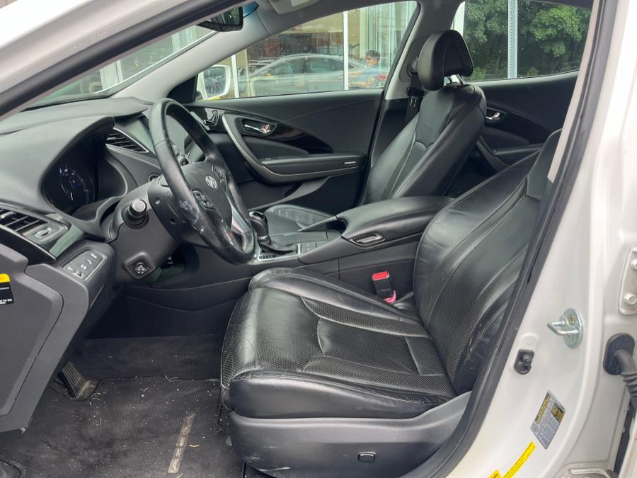 Vehicle image 20 of 32