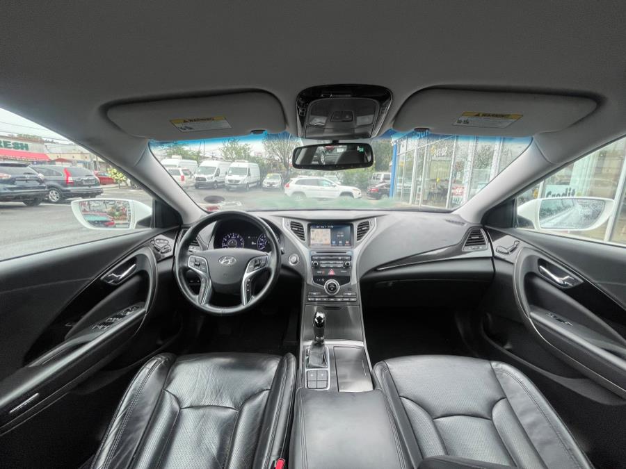 Vehicle image 22 of 32