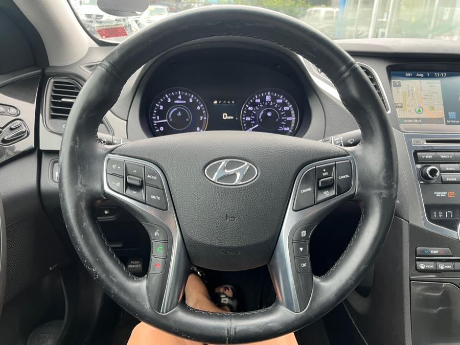Vehicle image 19 of 32