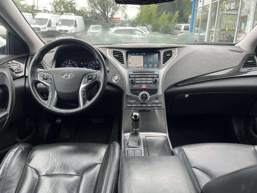 Vehicle image 25 of 32