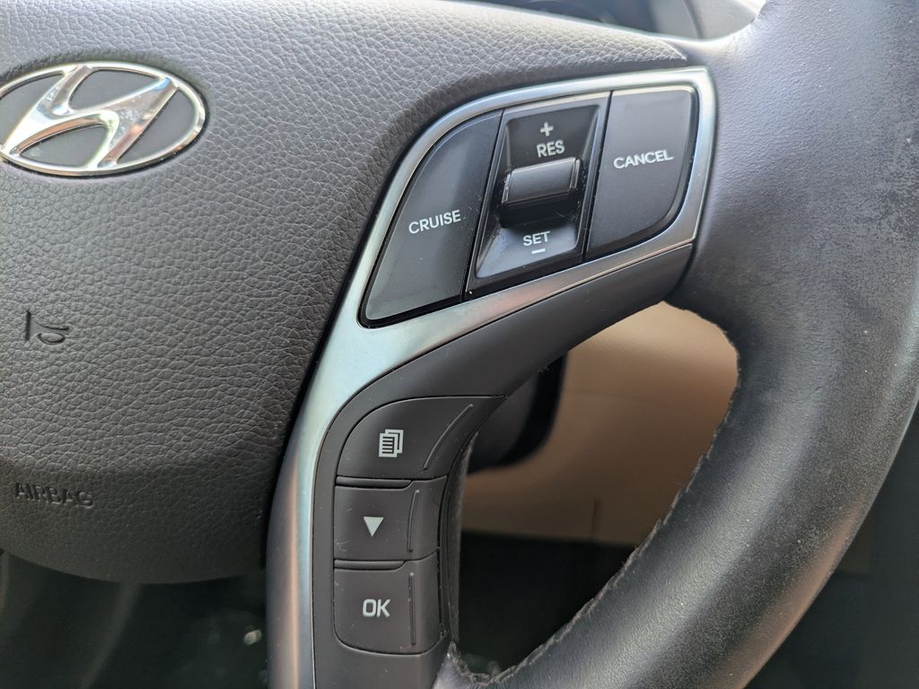 Vehicle image 21 of 31