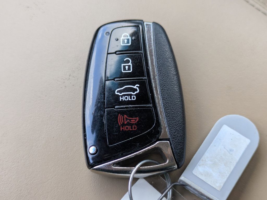 Vehicle image 22 of 31