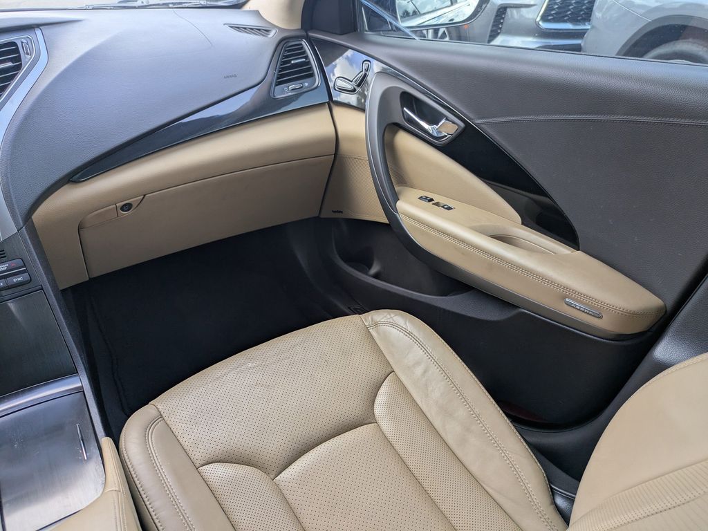 Vehicle image 12 of 31