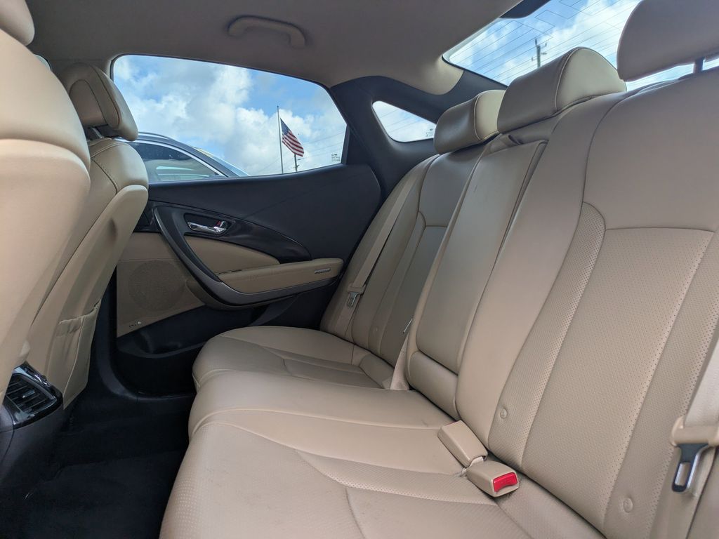 Vehicle image 11 of 31