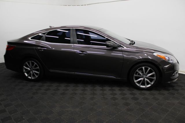 Vehicle image 3 of 27