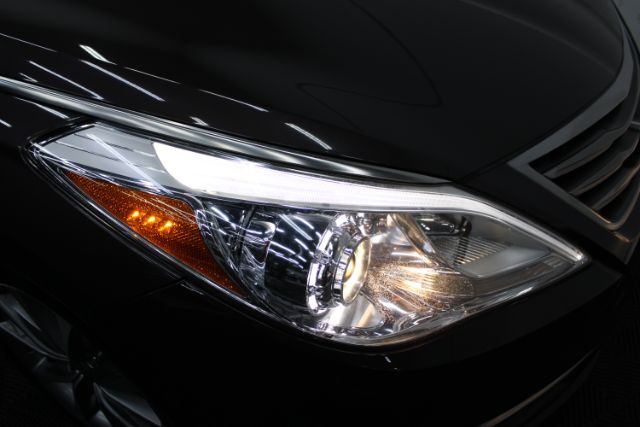 Vehicle image 26 of 27