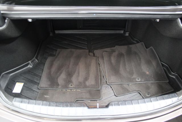 Vehicle image 23 of 27