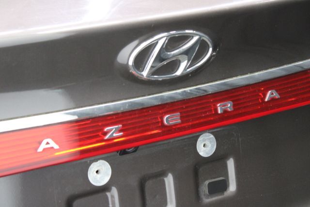 Vehicle image 7 of 27