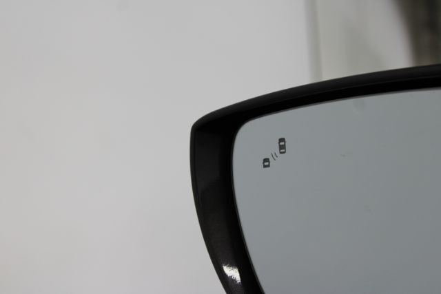 Vehicle image 11 of 27
