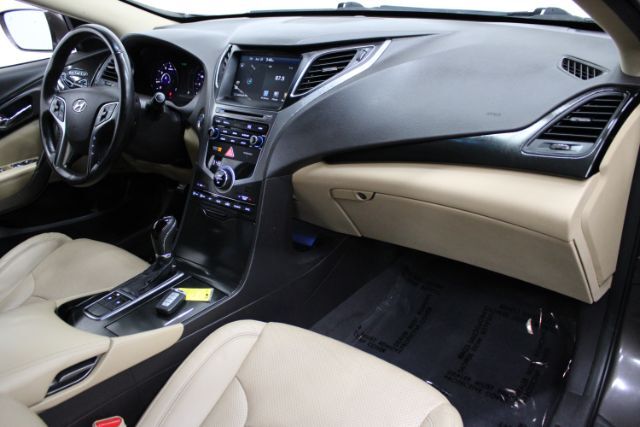 Vehicle image 25 of 27