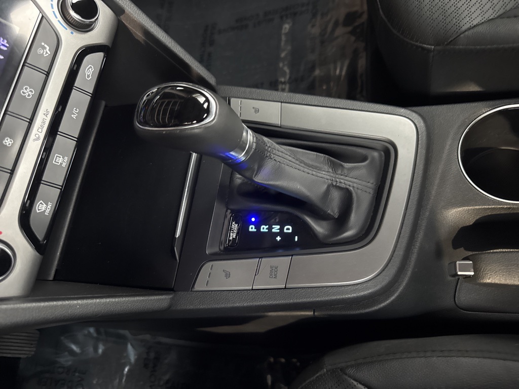 Vehicle image 19 of 39