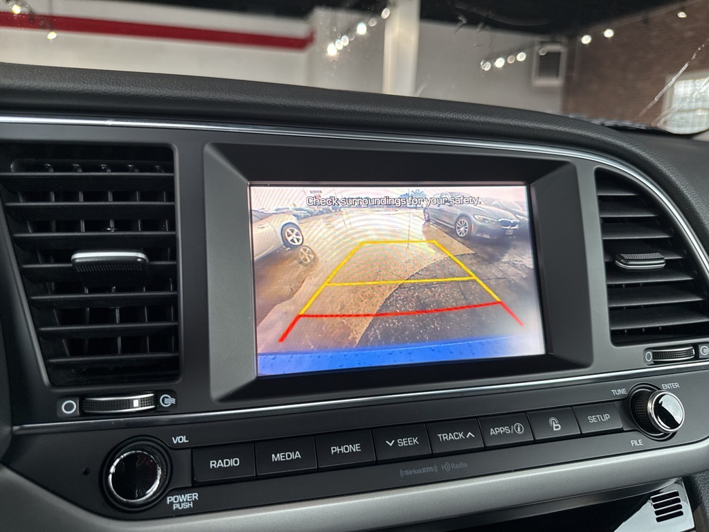 Vehicle image 11 of 39