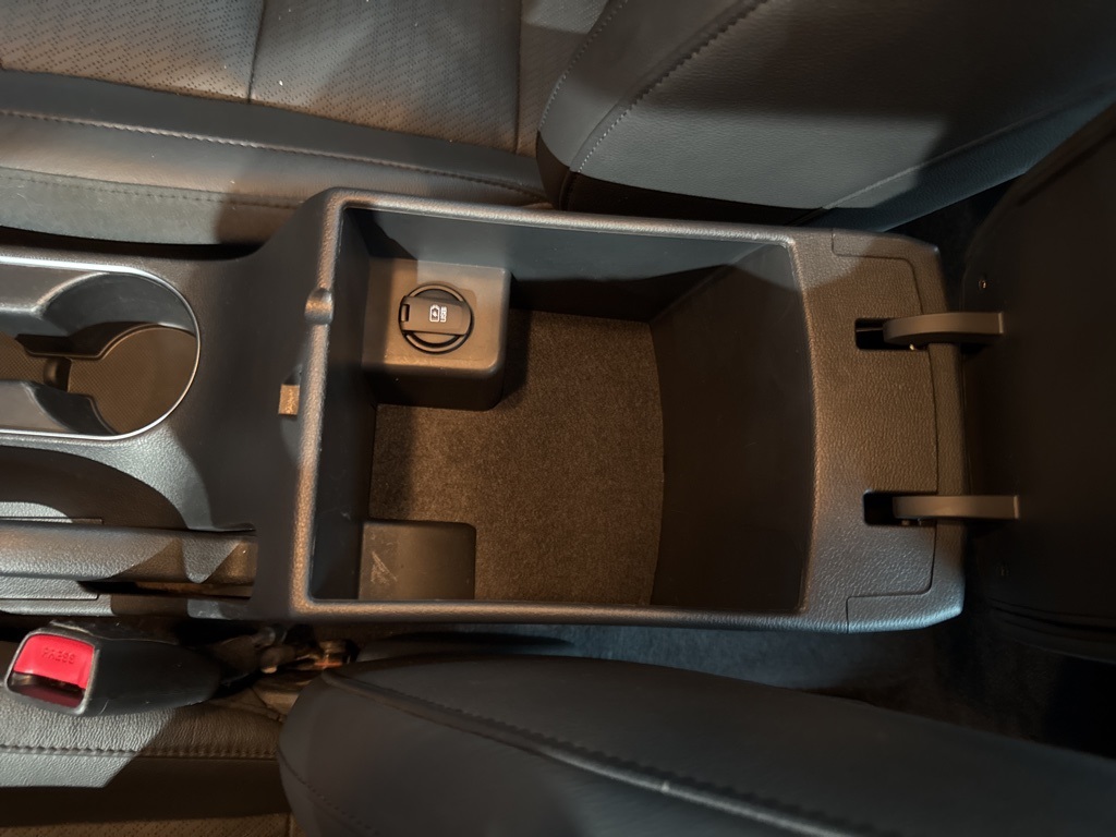 Vehicle image 23 of 39