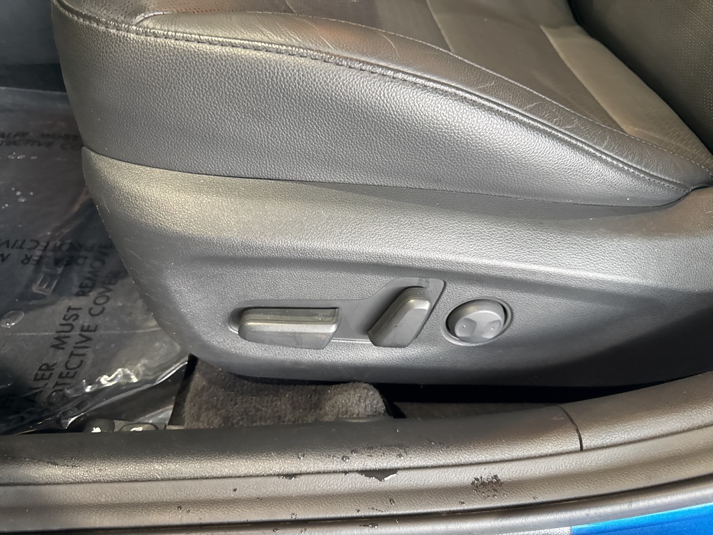 Vehicle image 32 of 39