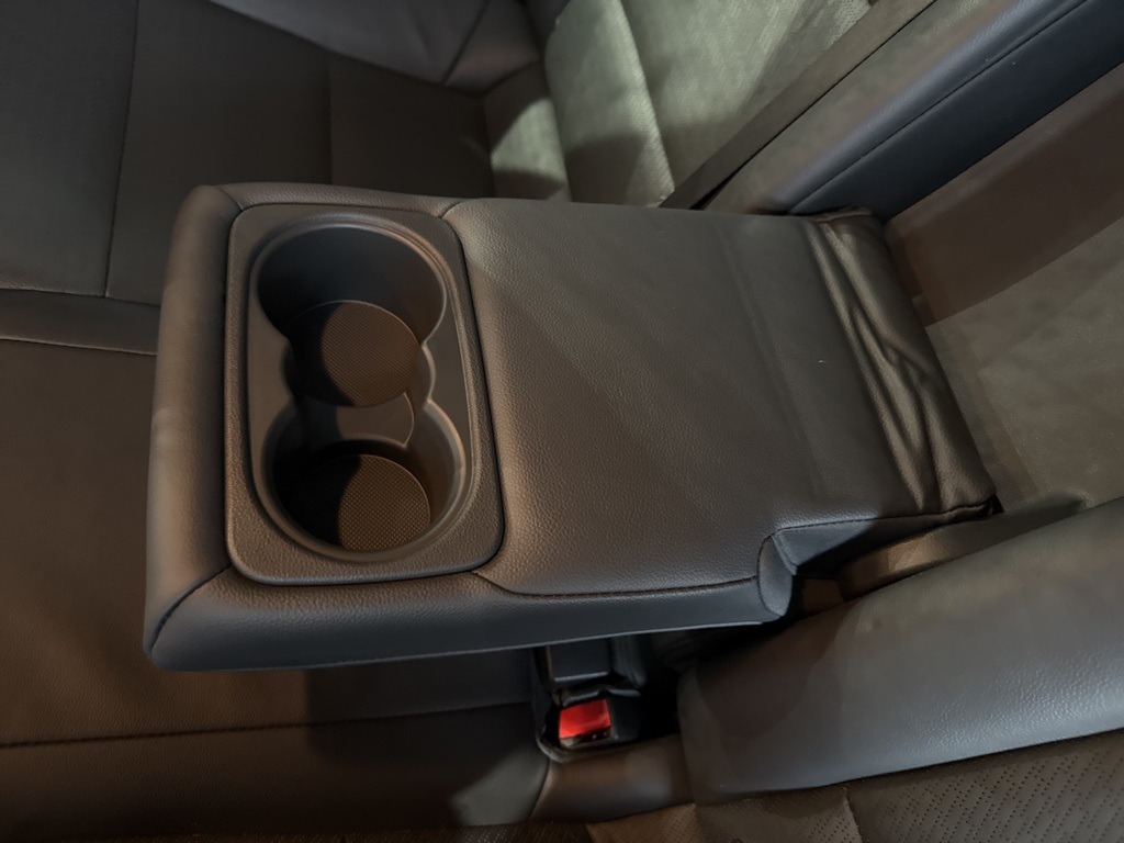 Vehicle image 34 of 39
