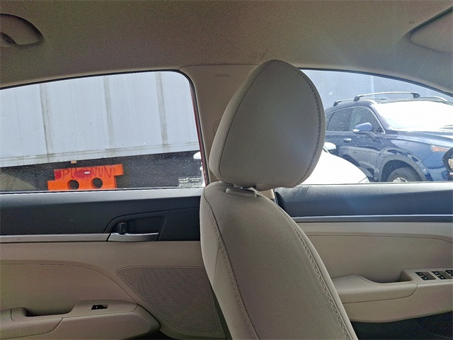 2017 Hyundai Elantra SE Image 19 of 31