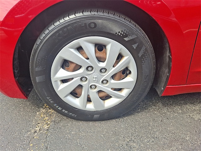 2017 Hyundai Elantra SE Image 14 of 31