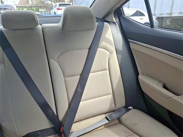 2017 Hyundai Elantra SE Image 17 of 31
