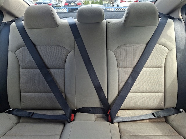 2017 Hyundai Elantra SE Image 18 of 31